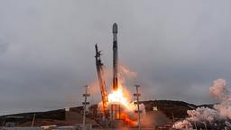SpaceX не сбавляет обороты: сразу после IPO компания отправила в космос еще 24 спутника