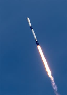 SpaceX разом запустила 24 спутника, первая ступень ракеты отработала уже в 16-й раз