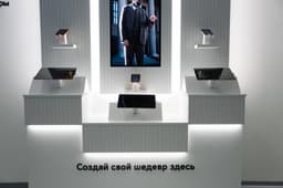Honor открыла корнер серии 600 на биеннале «Искусство будущего» в Мультимедиа Арт Музее