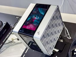 DeepCool показала на Computex 2026 кулеры с испарительной камерой VC 2.0, СЖО с изогнутым AMOLED-экраном на 6,67 дюйма и «аквариумы» 