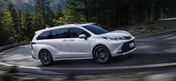 Toyota Sienna 2027 представлен в Китае: полный привод уже в базе, интеграция сервисов Huawei и Xiaomi — от 243 тыс. юаней (2,75 млн рублей)
