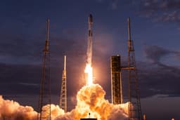 Не только 29 спутников, но еще и две многоразовые капсулы: ракета SpaceX Falcon 9 выполнила две важные миссии за раз