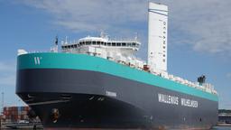 Парус XXI века: 46-метровый жесткий парус Wing560 успешно испытали на огромном ролкере