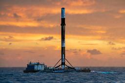 Ракета буквально «танцевала» из стороны в сторону: SpaceX рассказала о Falcon 9, который едва не был уничтожен, пережил замену всех двигателей и совершил еще 31 полет