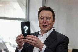 Тоньше, чем iPhone: WSJ утверждает, что SpaceX показала прототип устройства, похожего на смартфон, инвесторам. Илон Маск отрицает это