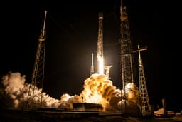 SpaceX запустила спутники, которые обеспечат прямую спутниковую связь на смартфонах — у каждого аппарата гигантская антенна площадью 220 квадратных метров