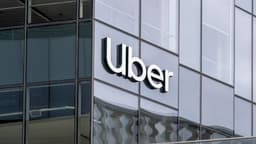 Uber впервые запустила поездки на беспилотных автомобилях в Европе — но водитель пока остаётся за рулём