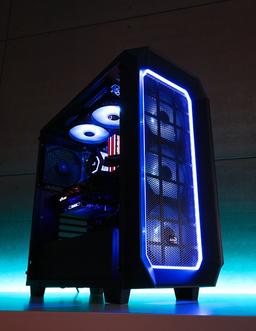 Корпус Aerocool P7-C0 Pro: среднебюджетное решение с двумя стеклянными стенками и контроллером подсветки в комплекте