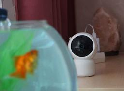 Поворотная Wi-Fi-камера для помещений Hiper IoT Cam M4:
