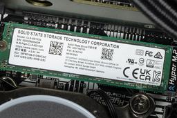 Твердотельные OEM-накопители Kingston OM8PGP41024Q 1 ТБ, Kingston OM8SEP4512N 512 ГБ, Micron 2450 512 ГБ и SSST CL5 1 ТБ: