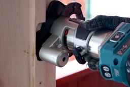 Аккумуляторный фрезер Makita RT001GZ19 XGT: