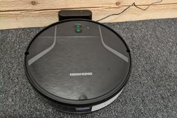 Робот-пылесос Redmond VR1321s: