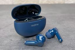 TWS-гарнитура Realme Buds T110: