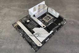 Материнская плата Asus ROG Strix B760-A Gaming WiFi на чипсете Intel B760: