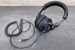 Полноразмерные наушники Radiotehnika TD01C: приятная модель начального уровня
