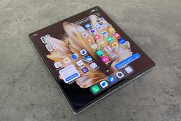 Раскладной смартфон Vivo X Fold3 Pro: