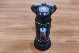 Роторная бритва Polaris PMR 0724RC Ultimate shave 5D Pro base