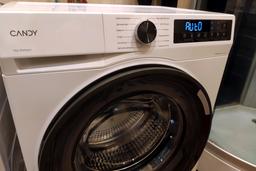 Узкая стиральная машина Candy Nova C33W4 07MBW-07