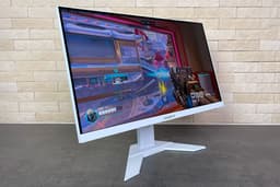 Белый игровой монитор Gigabyte M27QA Ice: