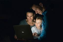 Ноутбук iRU Strato 15ALI с Intel Core i7-1255U, 16 ГБ ОЗУ и полутерабайтным хранилищем: