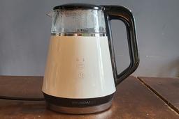 Чайник Hyundai HYK-G3013: