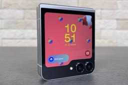 Смартфон Samsung Galaxy Z Flip7 FE: