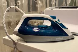 Утюг Tefal Easy Steam FV1920E0: