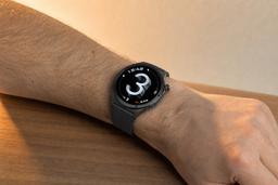 Умные часы OnePlus Watch 4: Wear OS, большой экран и титановый корпус