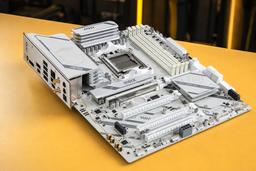 Материнская плата MSI MAG B850 Gaming Plus Max WiFi на чипсете AMD B850: модель белого цвета без излишеств