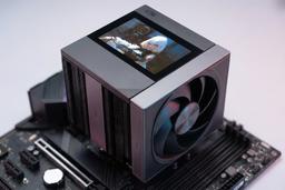 Процессорный кулер PCCooler RZ820 Display башенного типа: по-прежнему огромный и очень эффективный, но теперь и с большим графическим дисплеем