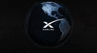 Так выглядит оборудование для космического интернета SpaceX Starlink. Даже в лесу скорость передачи данных очень хороша