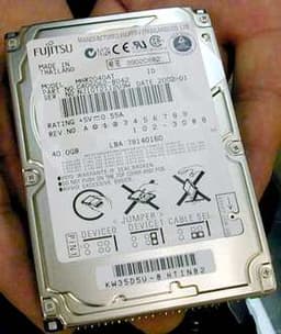 2,5-дюймовая 40 Гб модель ATA/133 винчестера от Fujitsu