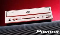 CeBIT 2002: пишущий DVD/CD привод DVR-A04 от Pioneer
