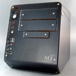 Barebone-набор MJ CUBE: собери себе Pentium 4 кубик