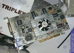 Фото дня: AGP 8x карта Triplex Xabre Pro (Xabre400)