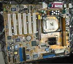 Photo of the day: Asustek&acute;s system board with 32-bit RDRAM support