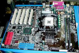 EPoX EP-4T4AU: I850E + ICH4 + 32-bit RDRAM