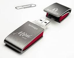 Iomega начала поставки Mini USB Drive на европейский рынок