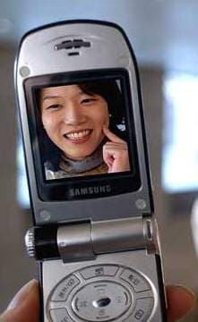 Альянс Samsung с Infineon и новый телефон SPH-V3000