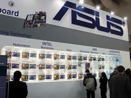 CeBIT 2003, картинки с выставки: стенд ASUS