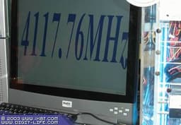 Live from CeBIT 2003: overclocking Pentium 4 over 4GHz, no extra cooling required