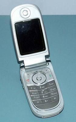 CeBIT 2003: Motorola представила два новых телефона и два адаптера