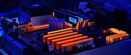 Фото дня: LAN PARTY PRO875 от DFI на i875P – в лучах ультрафиолета