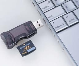 Olympus MAUSB-100: new xD-Picture card USB adapter