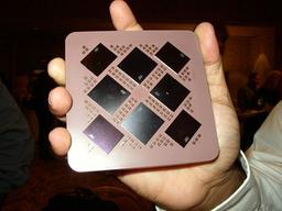 Microprocessor Forum: the first photo of a 8-way IBM Power5 chip