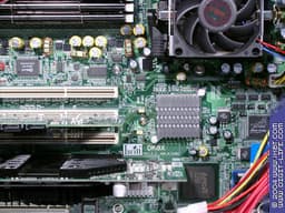 Фото дня: MaxSelect PowerStation 8026 на 2x Opteron 246 — в нашей лаборатории