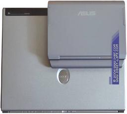 Photo of the day: Acer Aspire 1714SMi and ASUS S300 in our lab