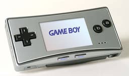 GameBoy Micro: ответ Nintendo производителям сотовых телефонов