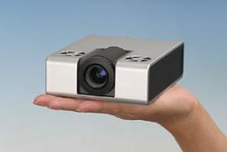 Портативный проектор Epson – умещается на ладони