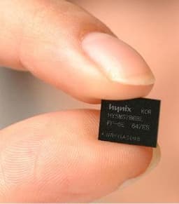 Hynix представляет быструю DRAM для коммуникаторов и смартфонов